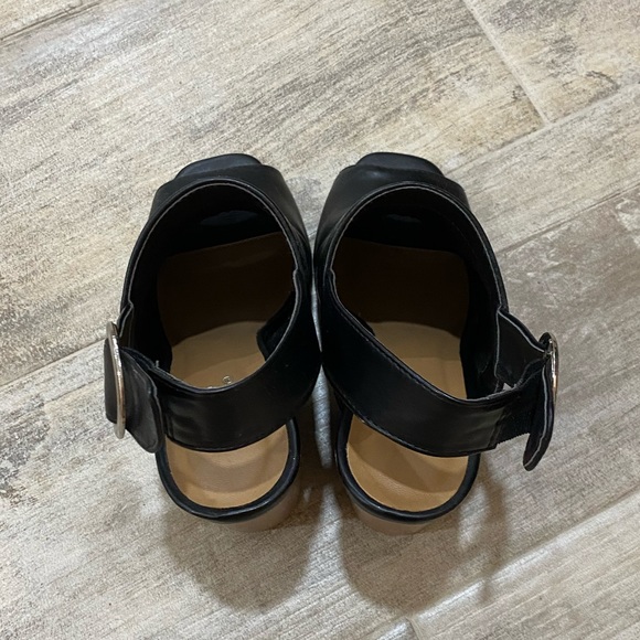 QUPID Slingback Black Heels - Picture 5 of 9